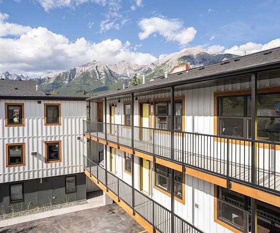 Basecamp Suites Canmore Alberta Canmore Exterior Detail