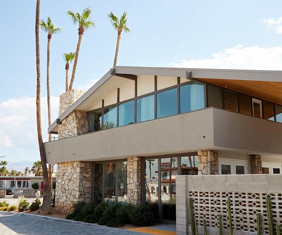 The Cole powered by Sonder California Palm Springs Exterior Detail