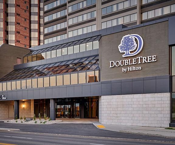 DoubleTree by Hilton Windsor Hotel & Suites null Windsor Exterior Detail