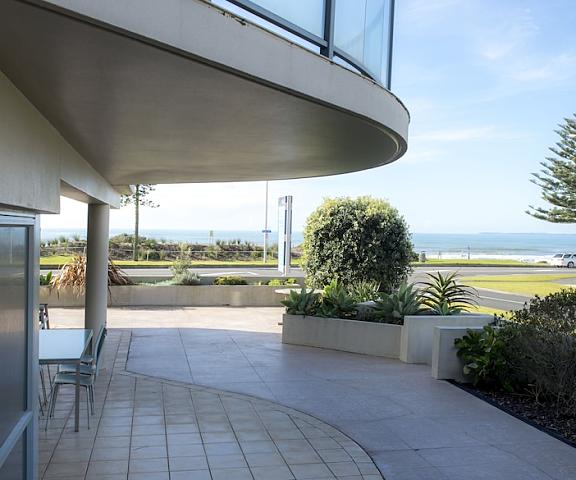 The Reef Beachfront Apartments null Tauranga Courtyard