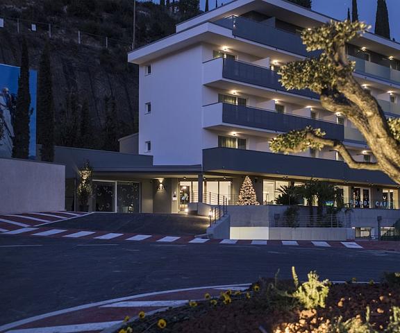 Hoody Active & Happiness Hotel Trentino-Alto Adige Arco Facade