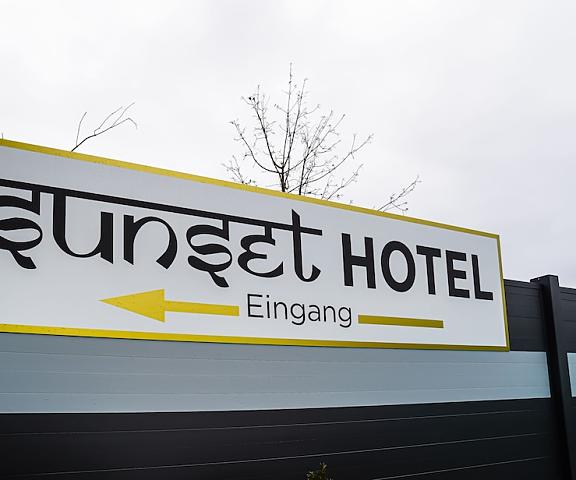 Sunset Hotel Hessen Kelsterbach Entrance