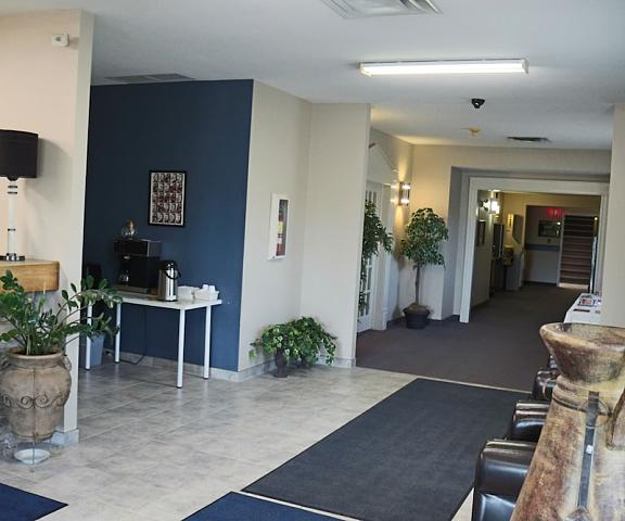 R & R Inn & Suites Alberta Camrose Lobby