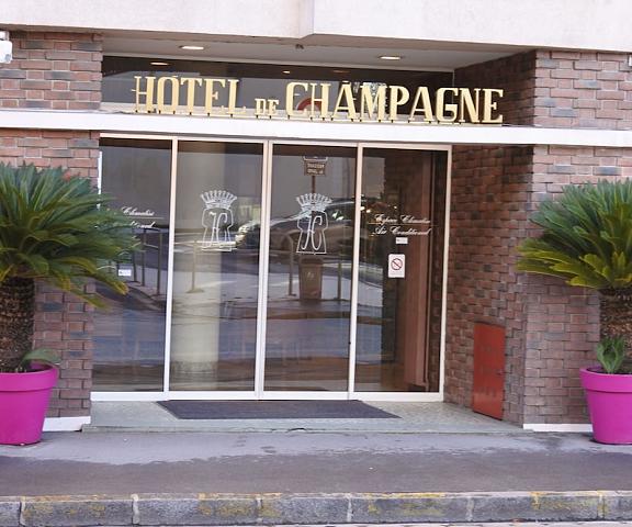 Hôtel de Champagne Grand Est Epernay Entrance