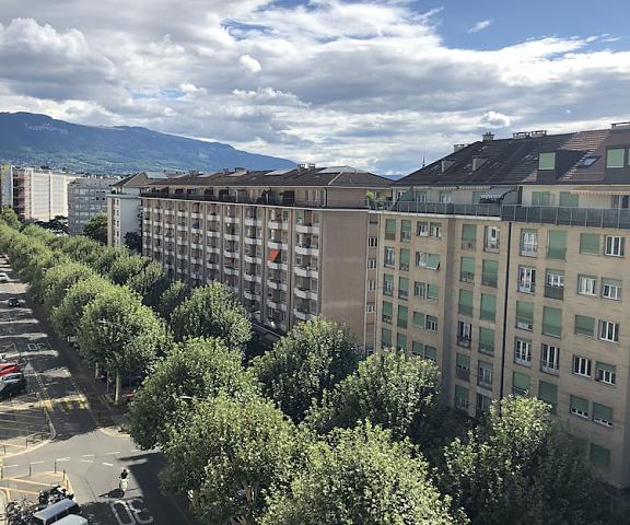 PRIMADOM Aparthotel Canton of Geneva Geneva View from Property