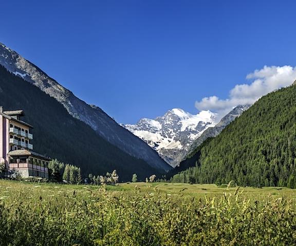 Bellevue Hotel & Spa Relais & Chateaux Valle d'Aosta Cogne Facade
