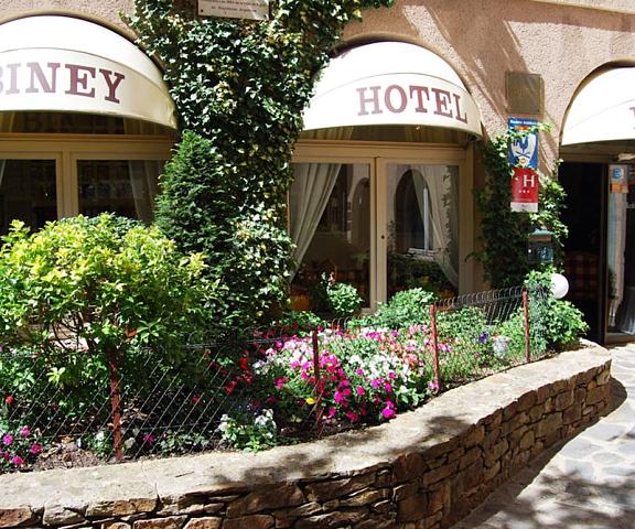 Hotel Biney Occitanie Rodez Entrance