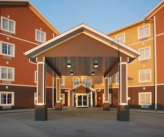 Quality Inn & Suites Saskatchewan Estevan Entrance
