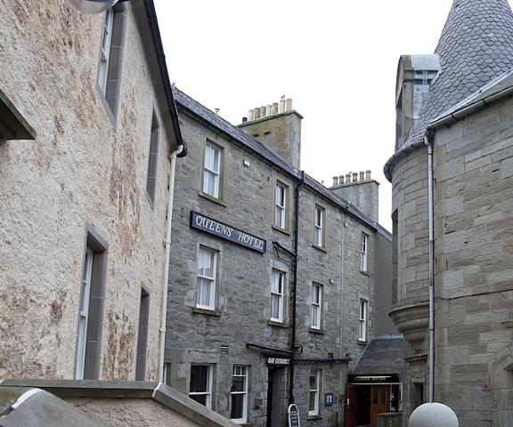 The Queen's Hotel Scotland Lerwick Entrance