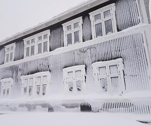 Við Lónið guesthouse East Iceland Seydisfjordur Facade