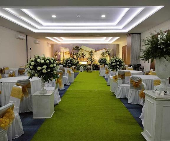 Front One Hotel Tulungagung East Java Tulungagung Meeting Room