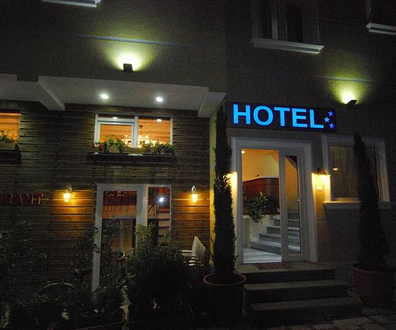 Hotel Town House null Tirana Exterior Detail