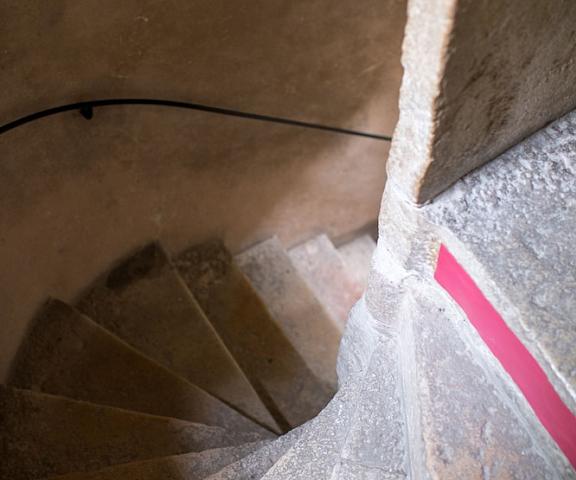 Les Remparts Hôtels et Demeures Historiques Bourgogne-Franche-Comte Beaune Staircase