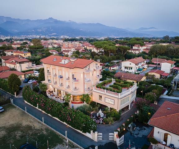 Hotel Villa Tiziana Tuscany Massa Facade