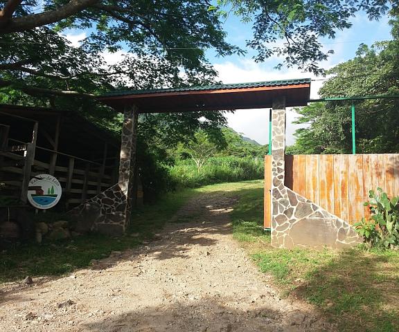 Rancho de Lelo Ecolodge Puntarenas Monteverde Entrance