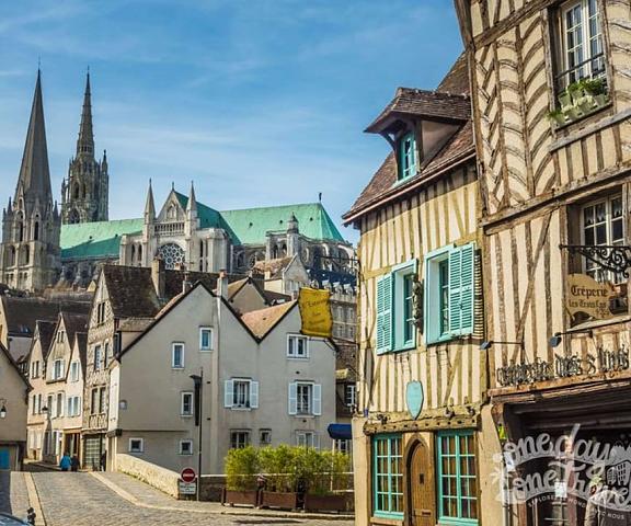 greet Chartres Est Centre - Loire Valley Chartres Exterior Detail
