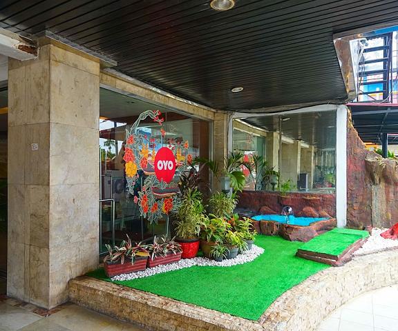 SUPER OYO Collection O 166 Hotel Princess null Palembang Interior Entrance