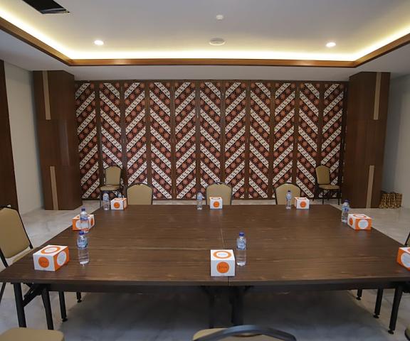 Front One Budget Boyolali Central Java boyolali Meeting Room