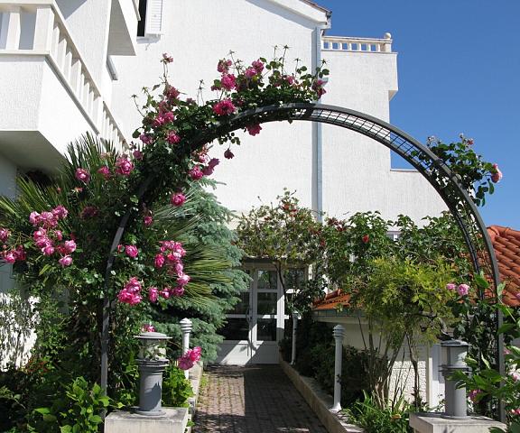 villa Mario Split-Dalmatia Podstrana Entrance