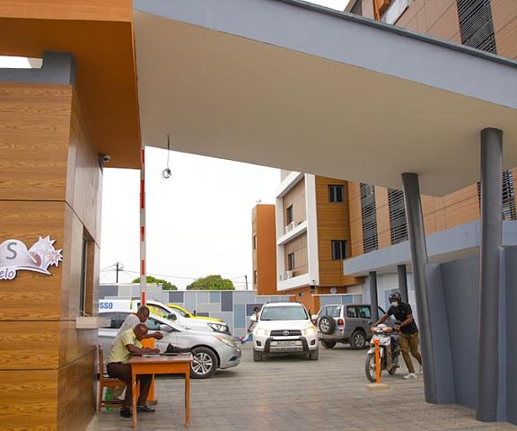 Hotel La Casa Cielo null Cotonou Entrance