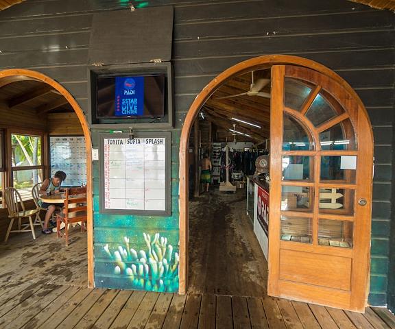 West End Dive Resort Islas de la Bahia Roatan Interior Entrance