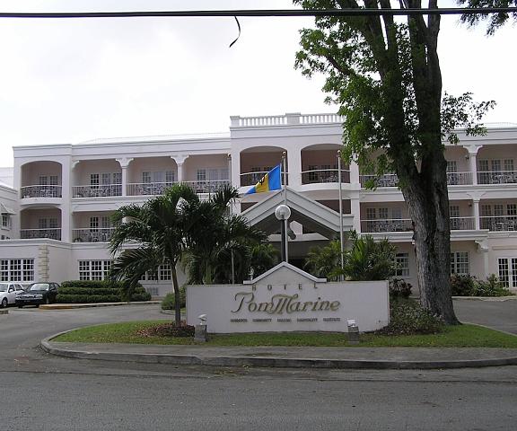 Hotel PomMarine null Hastings Facade
