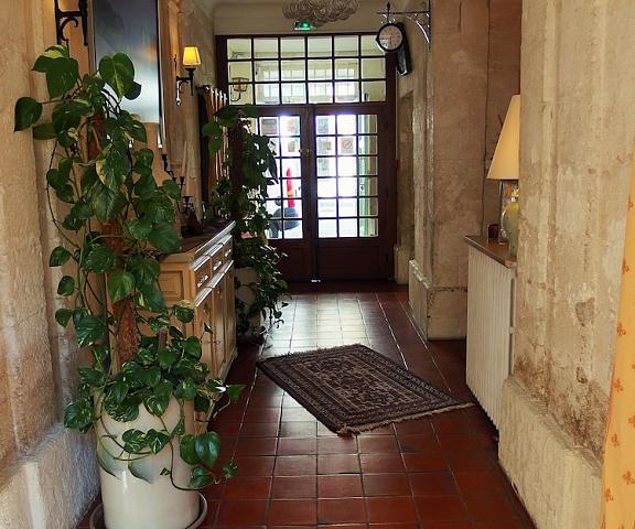 Au St Roch Hotel et Jardin Provence - Alpes - Cote d'Azur Avignon Interior Entrance
