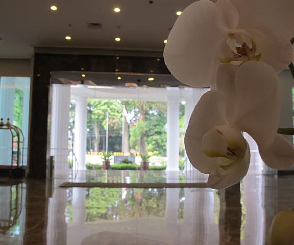 The Sahira Hotel Syariah West Java Bogor Lobby