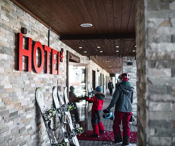 Ski-Inn RukaVillage Oulu Kuusamo Entrance