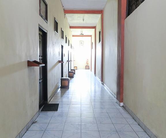 Erysa Hotel East Java Sidoarjo Interior Entrance