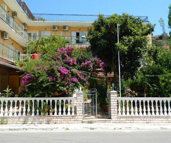 Logaras Apartments Ionian Islands Kefalonia Entrance