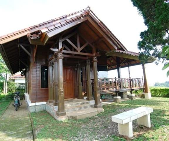 Villa ChavaMinerva Kayu - Ciater West Java Ciater Facade