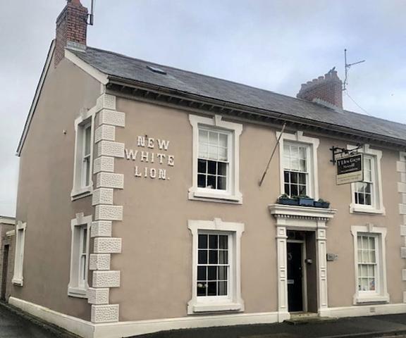 The New White Lion Wales Llandovery Exterior Detail
