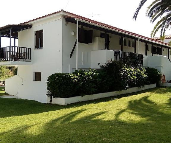 Villa Karina - Near Achladies Beach Thessalia Skiathos Property Grounds
