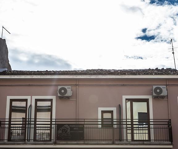 Pomodoro Bed Calabria Castrovillari Exterior Detail