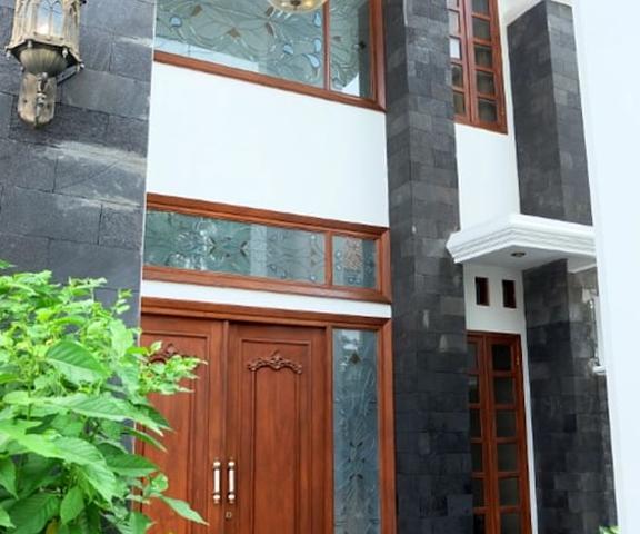 Simply Homy Guest House UNY Samirono West Java Depok Terrace