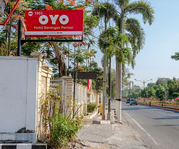 Super OYO 1803 Hotel Sarangan Permai East Java Madiun Exterior Detail