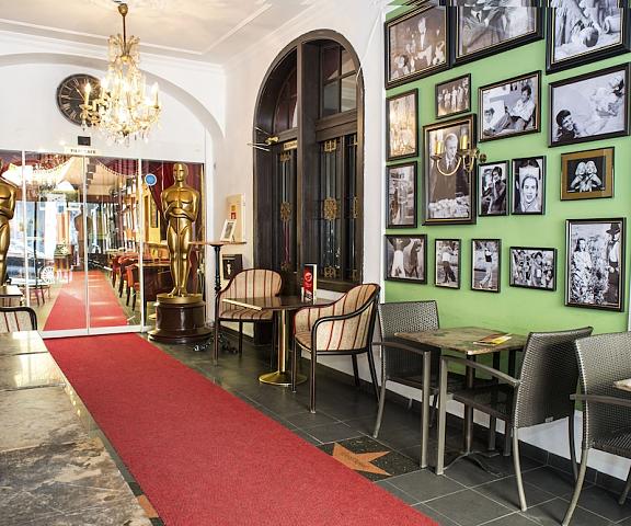 Film Hotel null Bratislava Interior Entrance