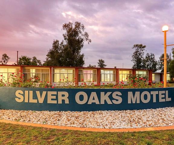 Silver Oaks Motel New South Wales Gilgandra Exterior Detail