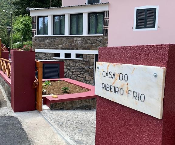 Casa do Ribeiro Frio Madeira Santana Entrance