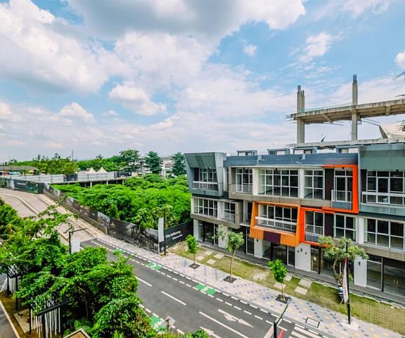 Elegant Studio Apartment at Gateway Park LRT City West Java Bekasi Exterior Detail