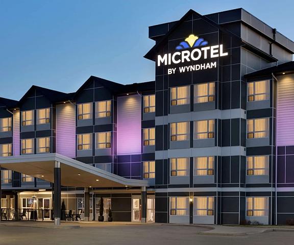 Microtel Inn & Suites by Wyndham Estevan Saskatchewan Estevan Exterior Detail