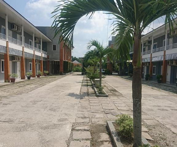Liberty Homestay Riau Pekanbaru Property Grounds