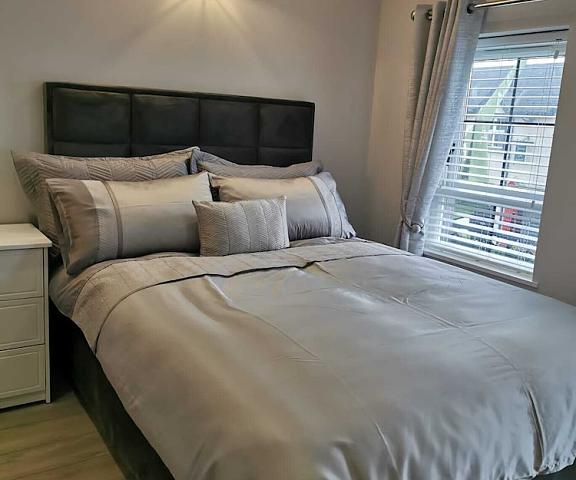 Modern 3-bed Apartment in Magherafelt Sleeps 8 Northern Ireland Magherafelt Room