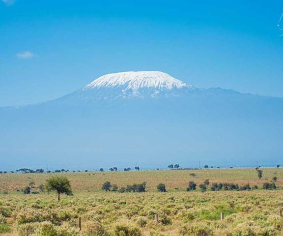 Amanya 1-bed Leopard Family With Mt Kilimanjaro vi - Campsite null Amboseli Property Grounds