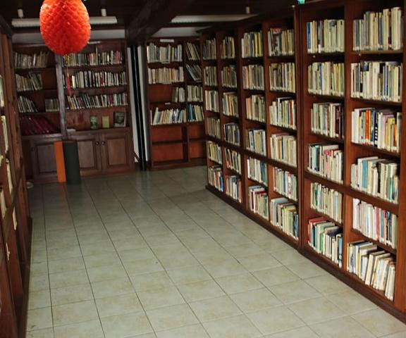 Hostellerie De La Sanaga null Edea Library