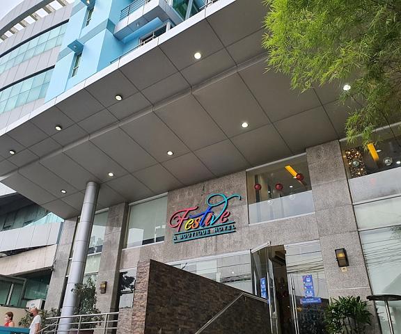 Festive Hotel null Makati Facade