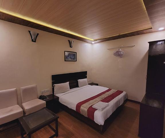 Goroomgo Hidden Chalet Mall Road Nainital Uttaranchal Nainital Room