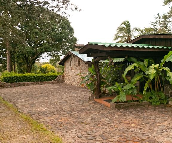 Malekus Mountain Lodge Guanacaste Guayabo Exterior Detail