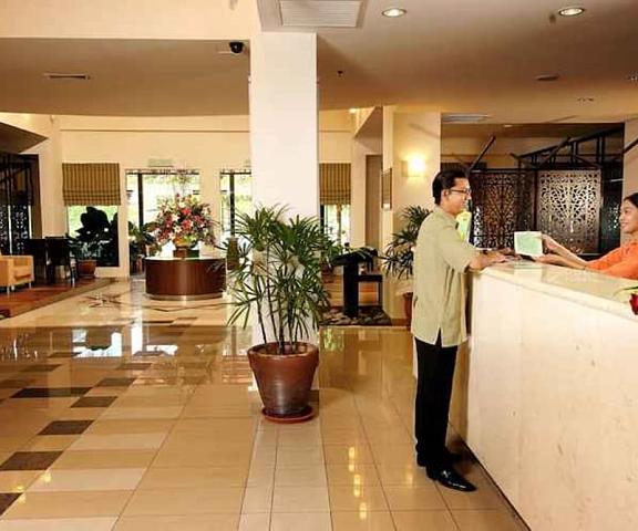 OYO HOME 90301 Suria Service Apartments @ Bukit Merak Laketown Resort Perak Taiping Reception